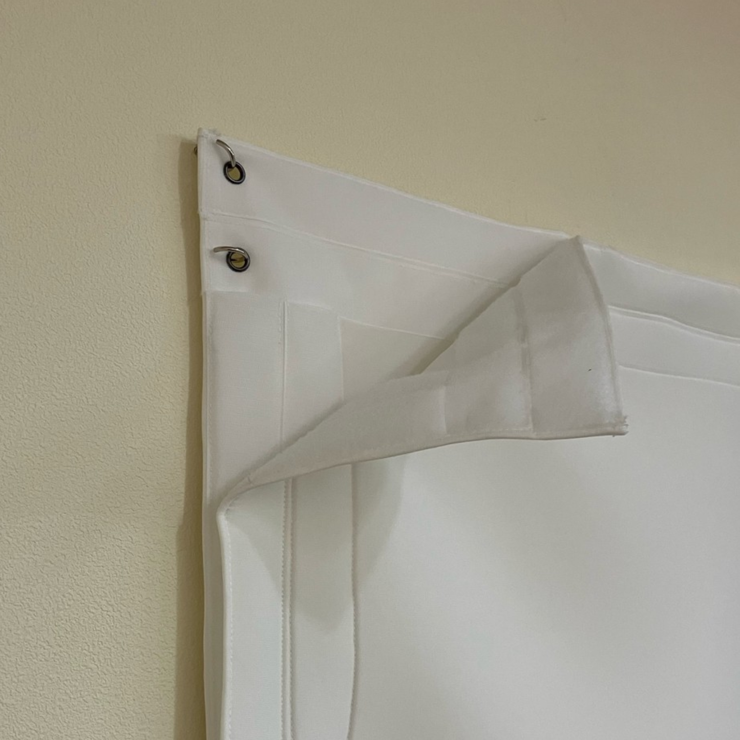 投影スクリーン