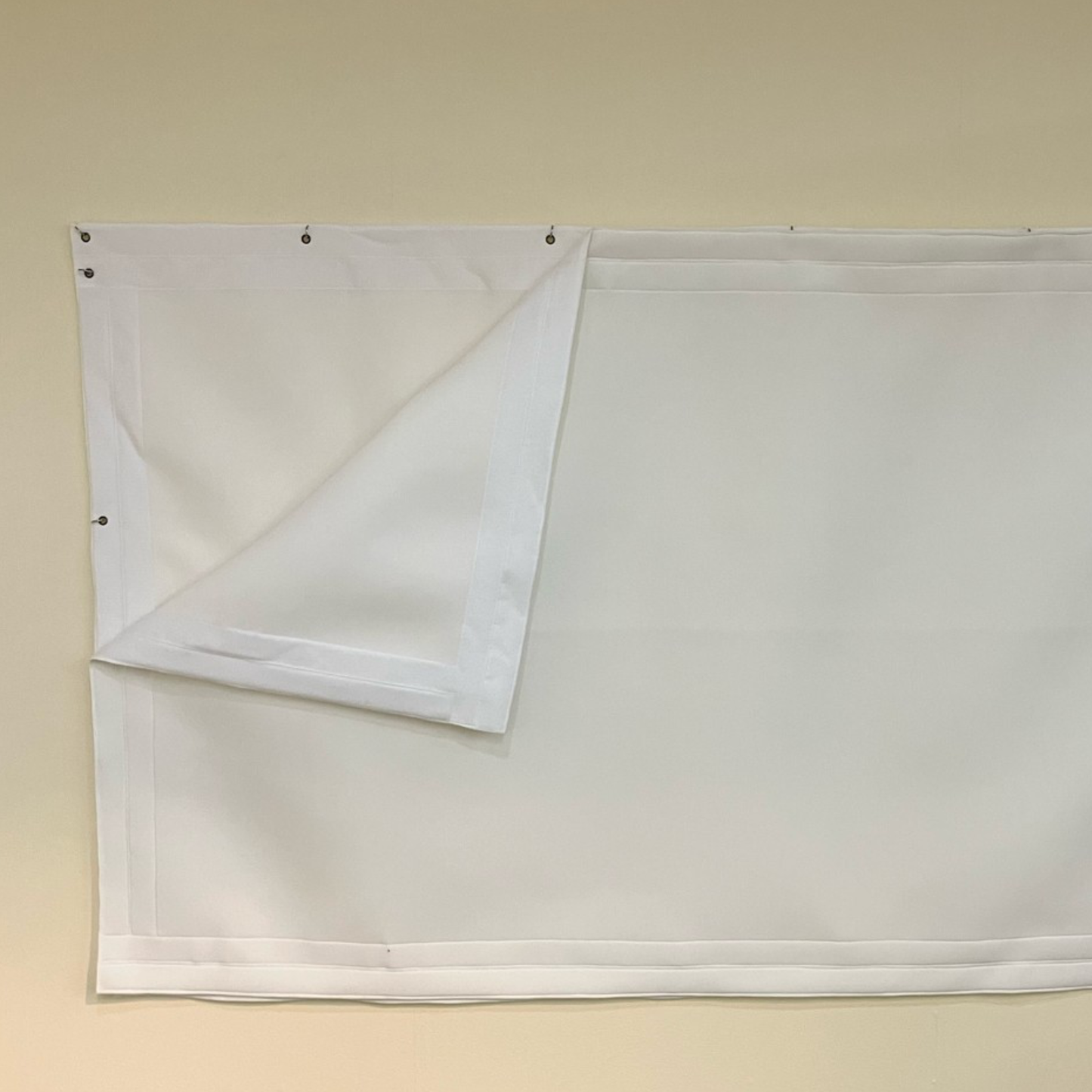 投影スクリーン