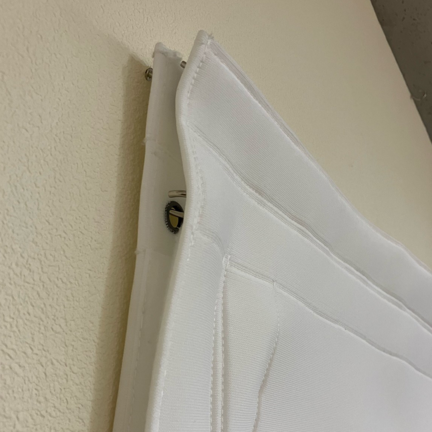 投影スクリーン